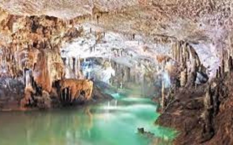 Visita alle Grotte di Frasassi e pranzo 21 Maggio 2023